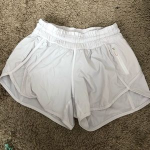 LULULEMON TRACKER SHORTS 4”